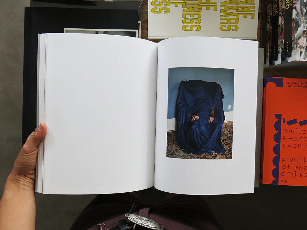 Carolyn Drake – Men Untitled - Image 8
