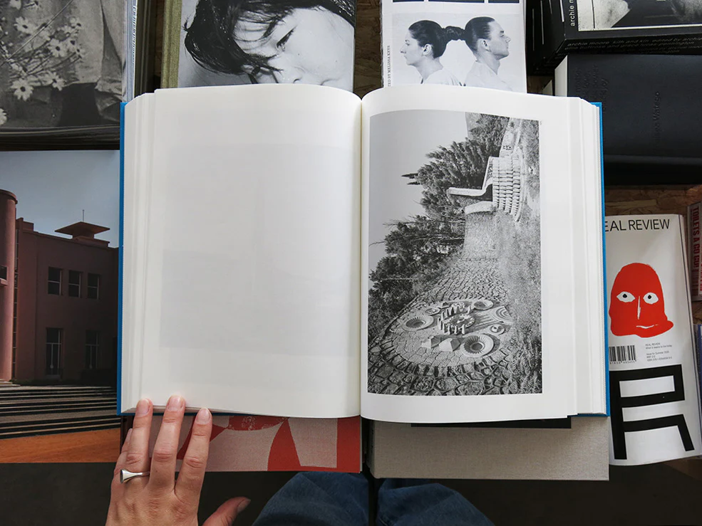 Jan Kempenaers – Memorials - Image 10