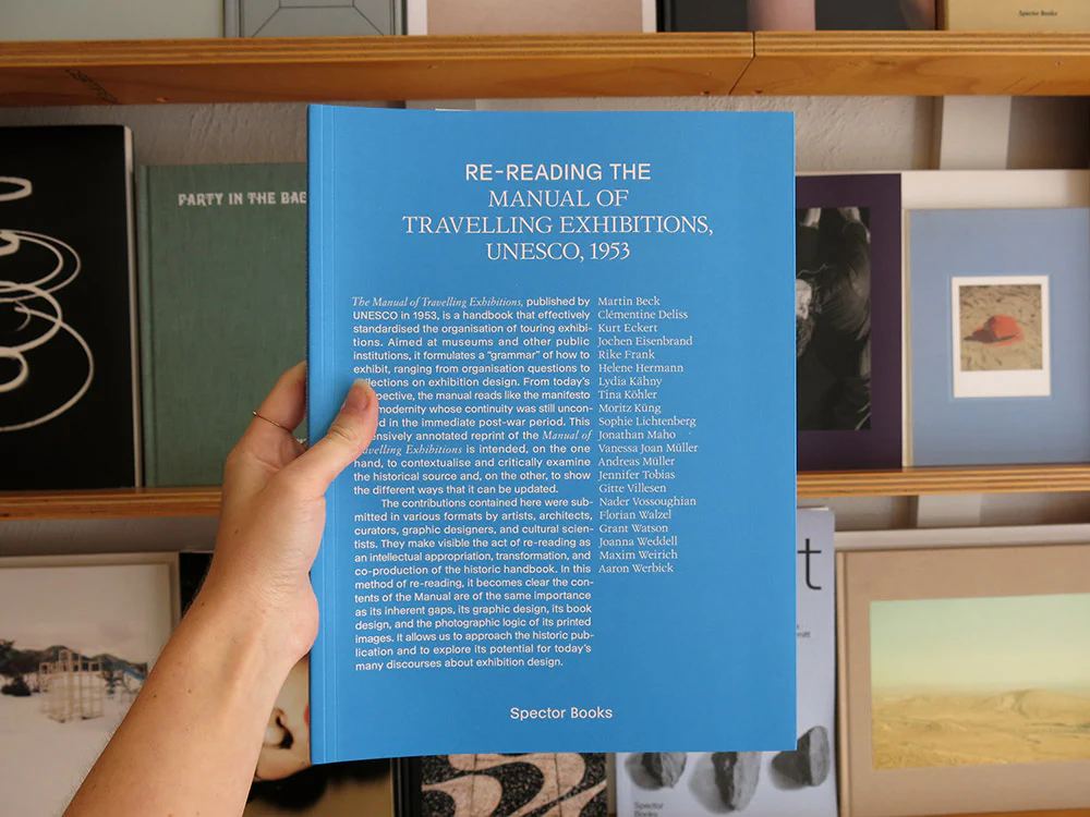 Re-reading the Manual of Travelling Exhibitions
